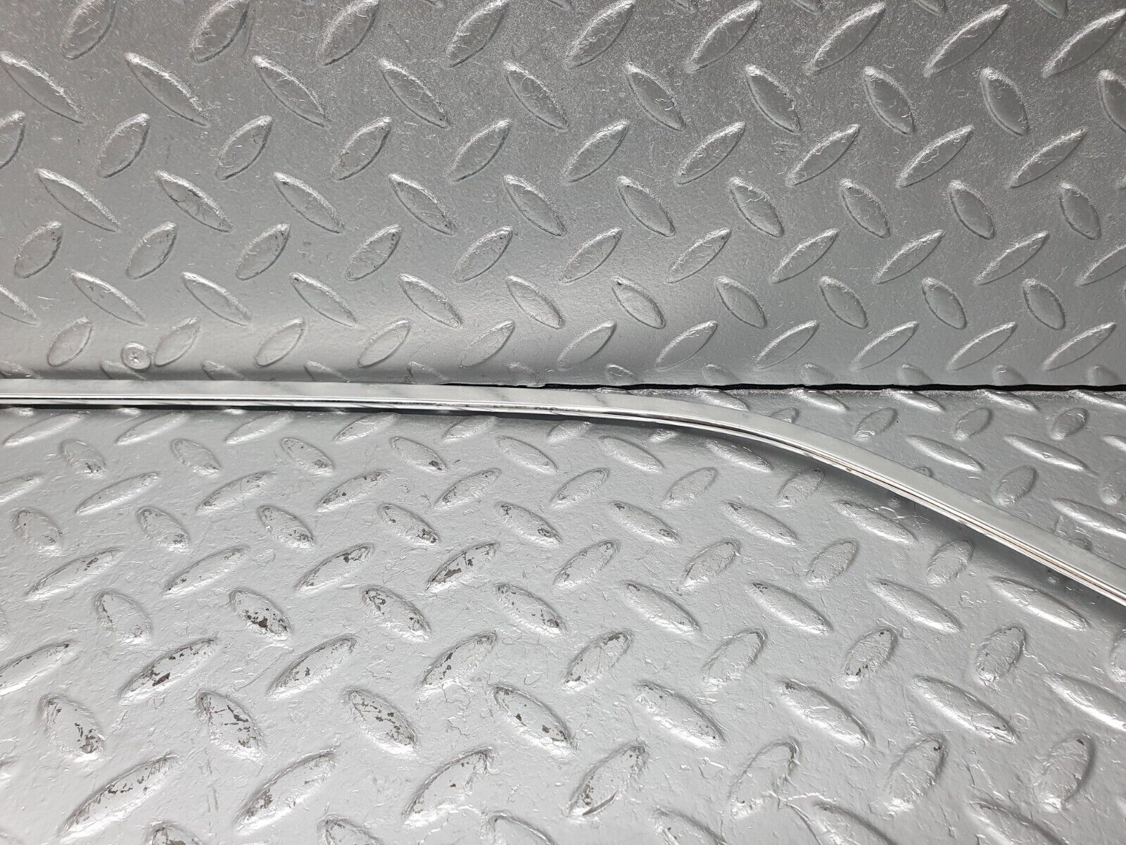 40772 Mercedes-Benz W123 300D Rear Left Door Window Chrome Frame
