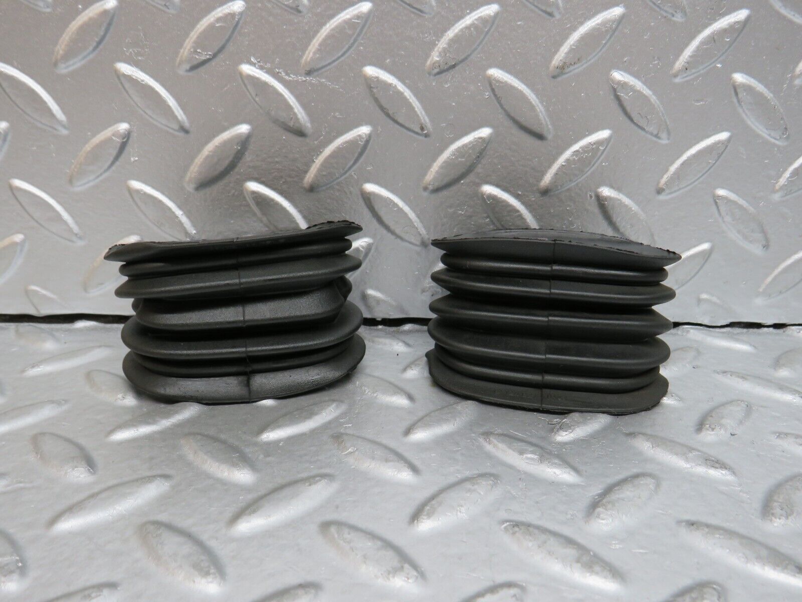 29464 Mercedes-Benz W124 230E Front Door Wire Protector Rubber 1248210197