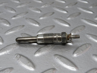 32898 Mercedes-Benz W123 300D Glow Plug Bosch Y-902R 046