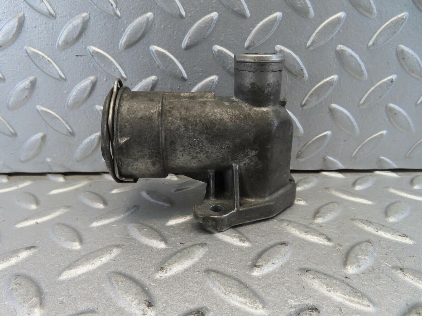 11249 Mercedes-Benz W221 S320 Coolant Flange Pipe 6422000056