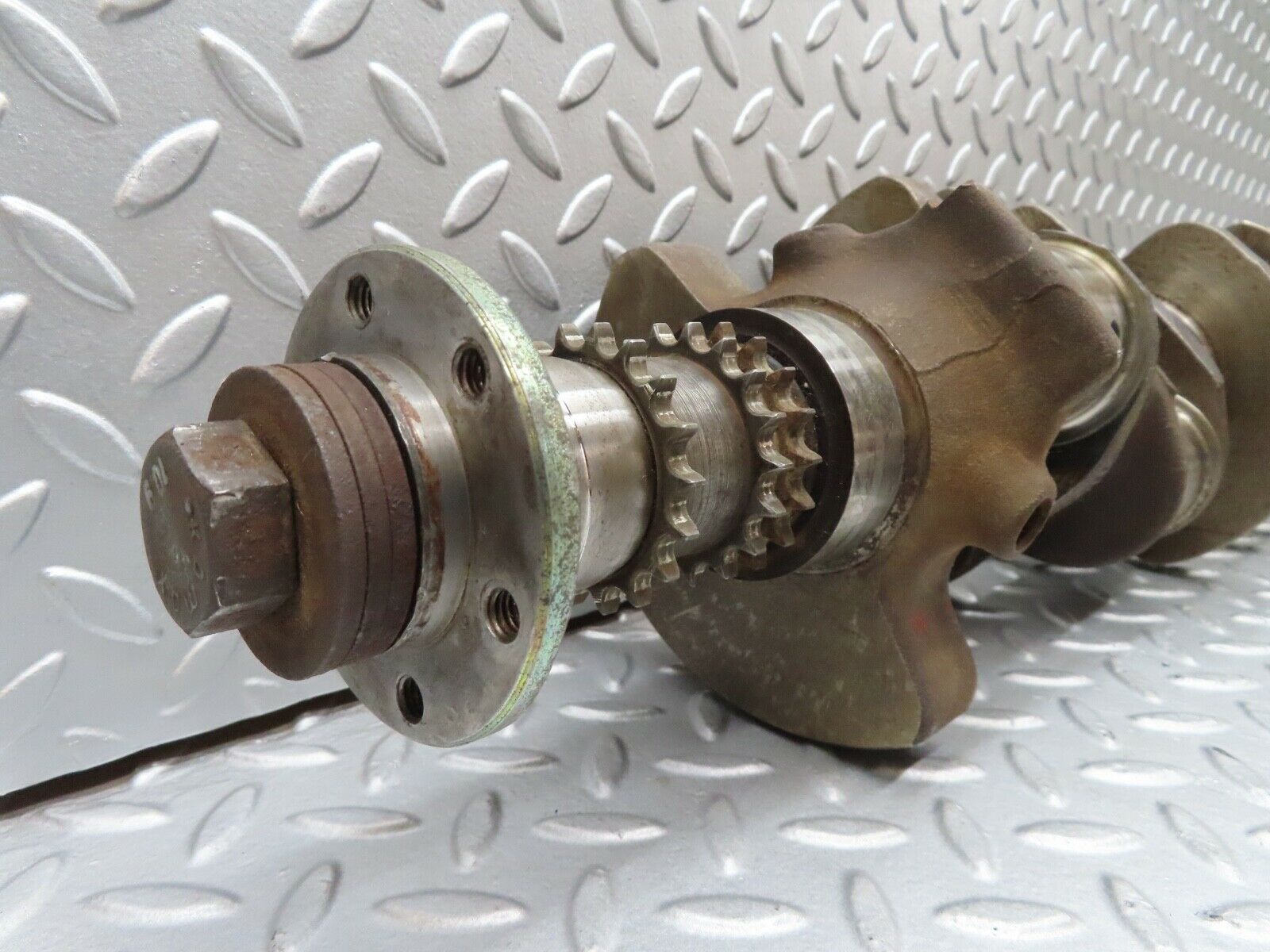 16774 Mercedes-Benz C107 380SLC Crankshaft 1160311001