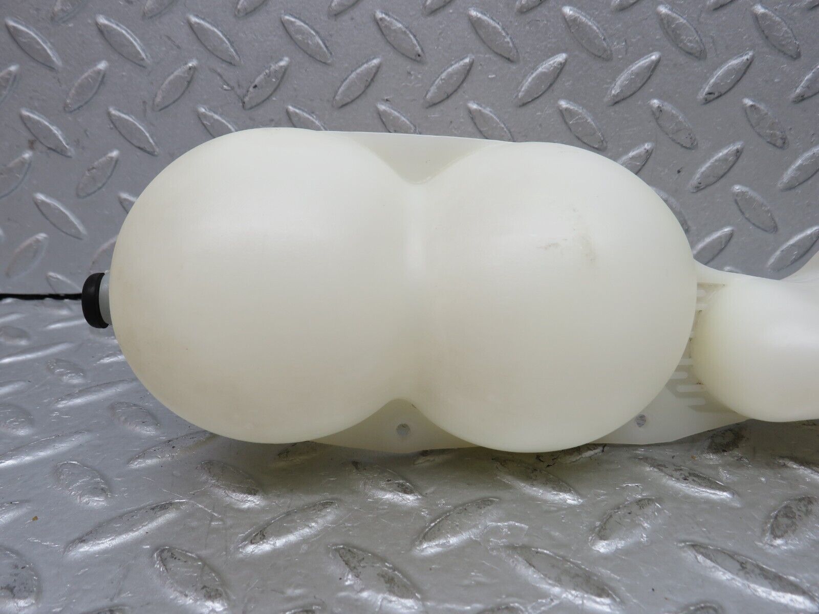 37861 Mercedes-Benz A124 320E Cabriolet Vacuum Reservoir Tank