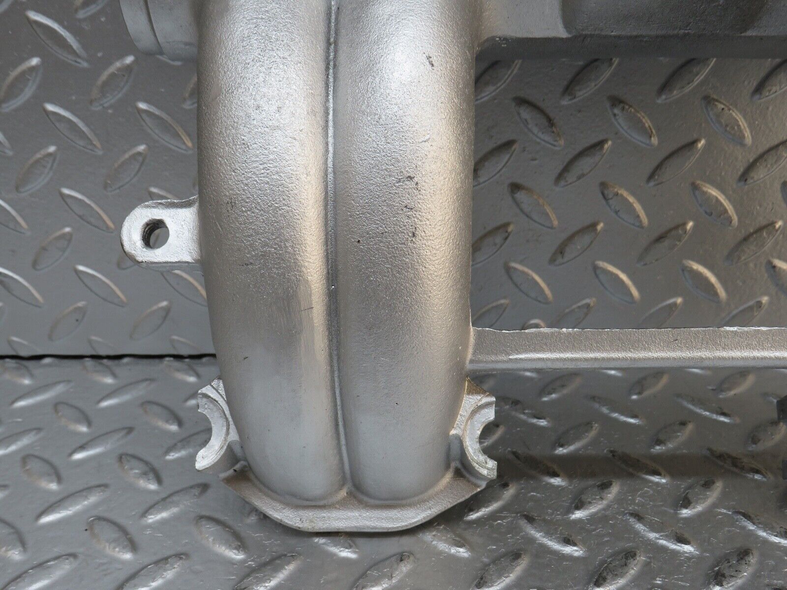 0342 Mercedes-Benz W123 220D Intake Manifold 6151410201