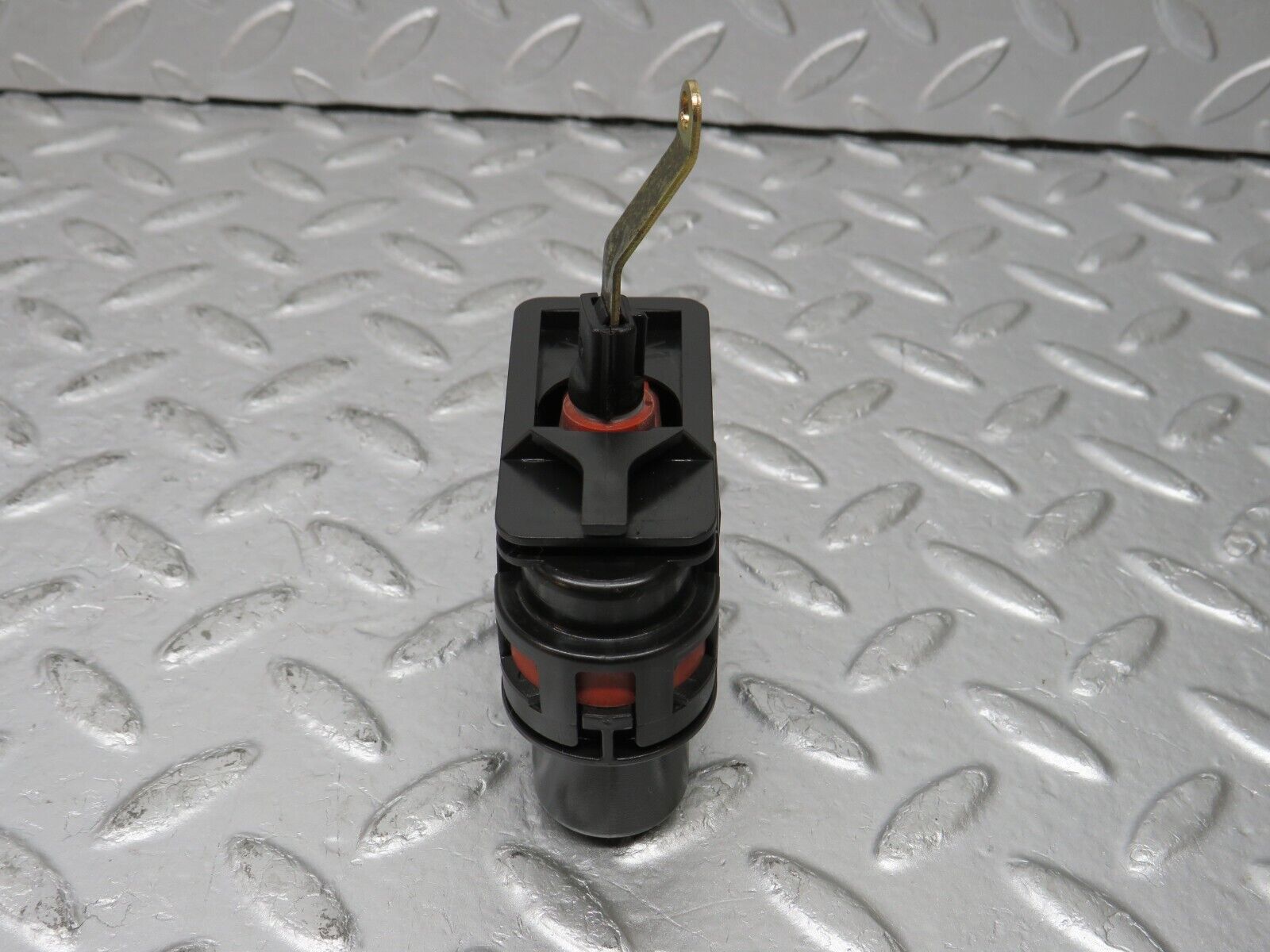 33439 Mercedes-Benz W202 C180 Trunk Lock Vacuum Actuator
