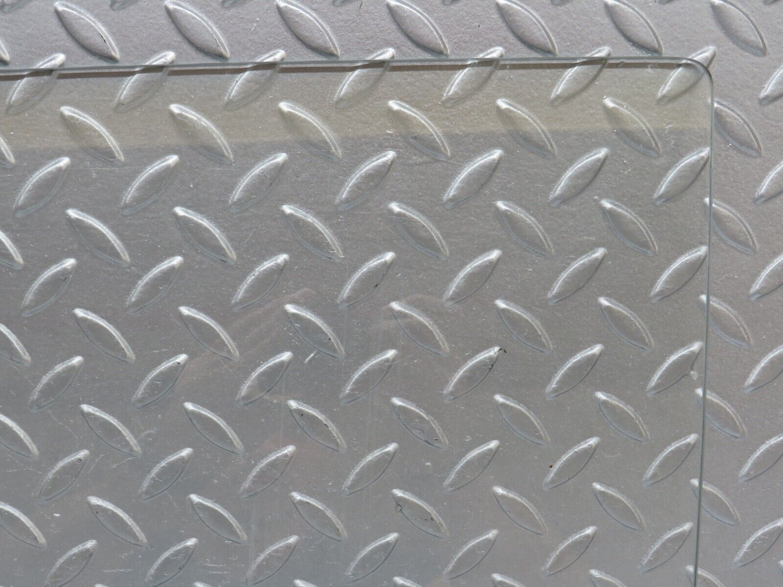 35793 Mercedes-Benz W108 Front Left Door Window Glass