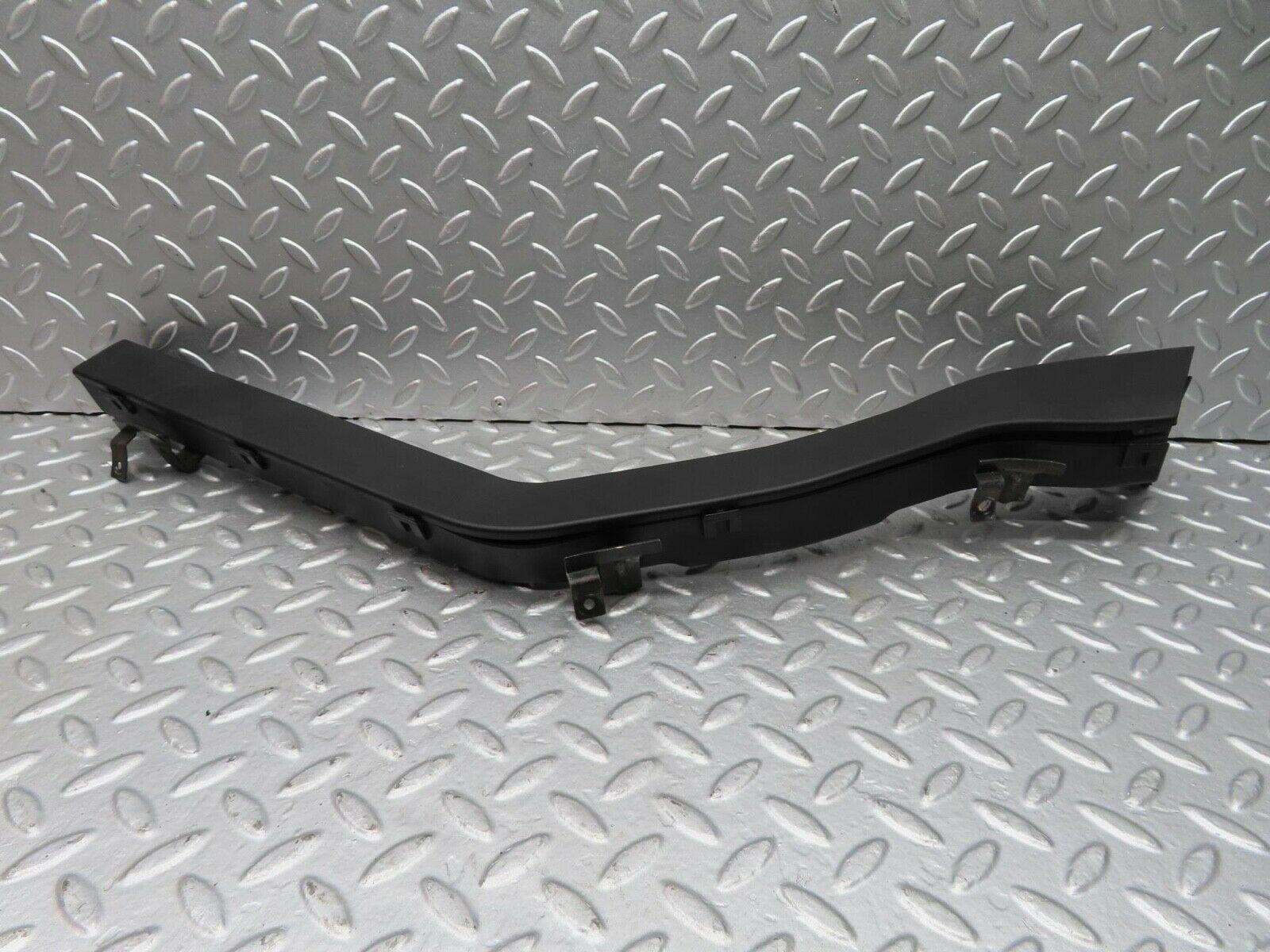 14876 Mercedes-Benz W140 S320 Engine Bay Cable Channel 1405461564 1405401418