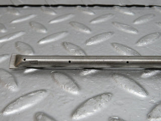 0267 Mercedes-Benz W123 220D Camshaft Oil Tube