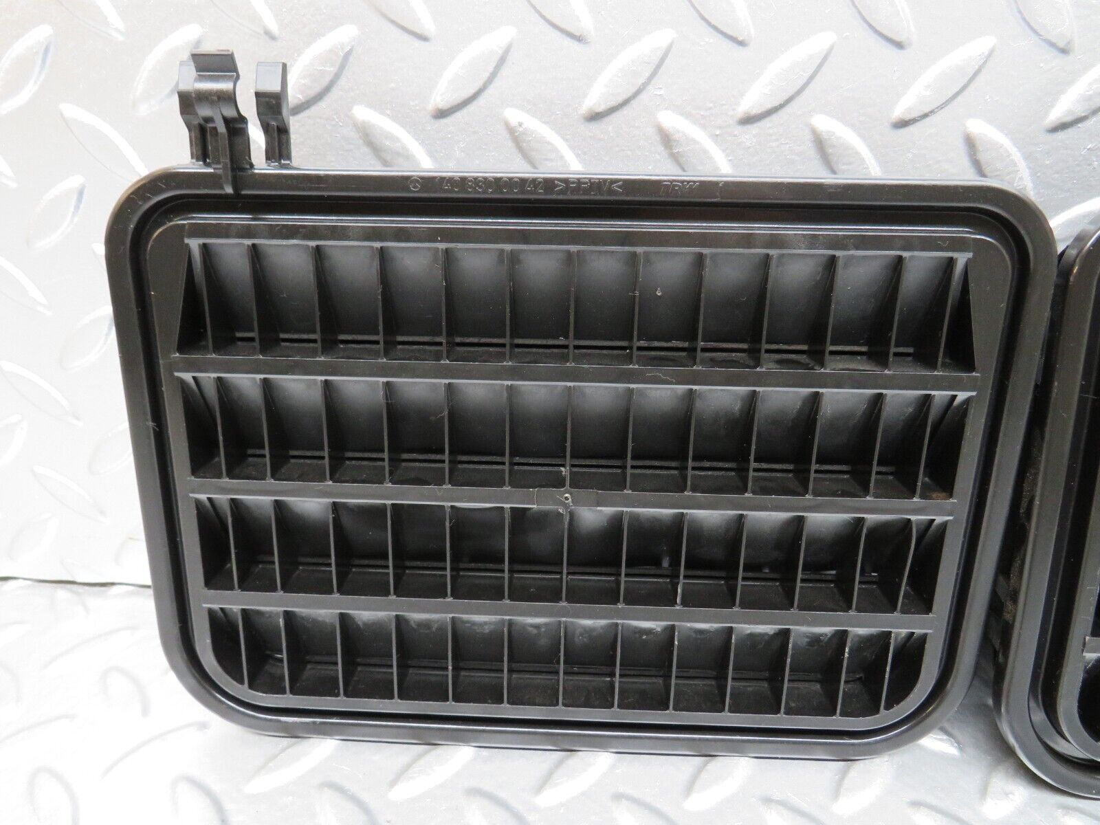 24626 Mercedes-Benz W140 S320 Trunk Boot Air Vent Grill Pair 1408300042