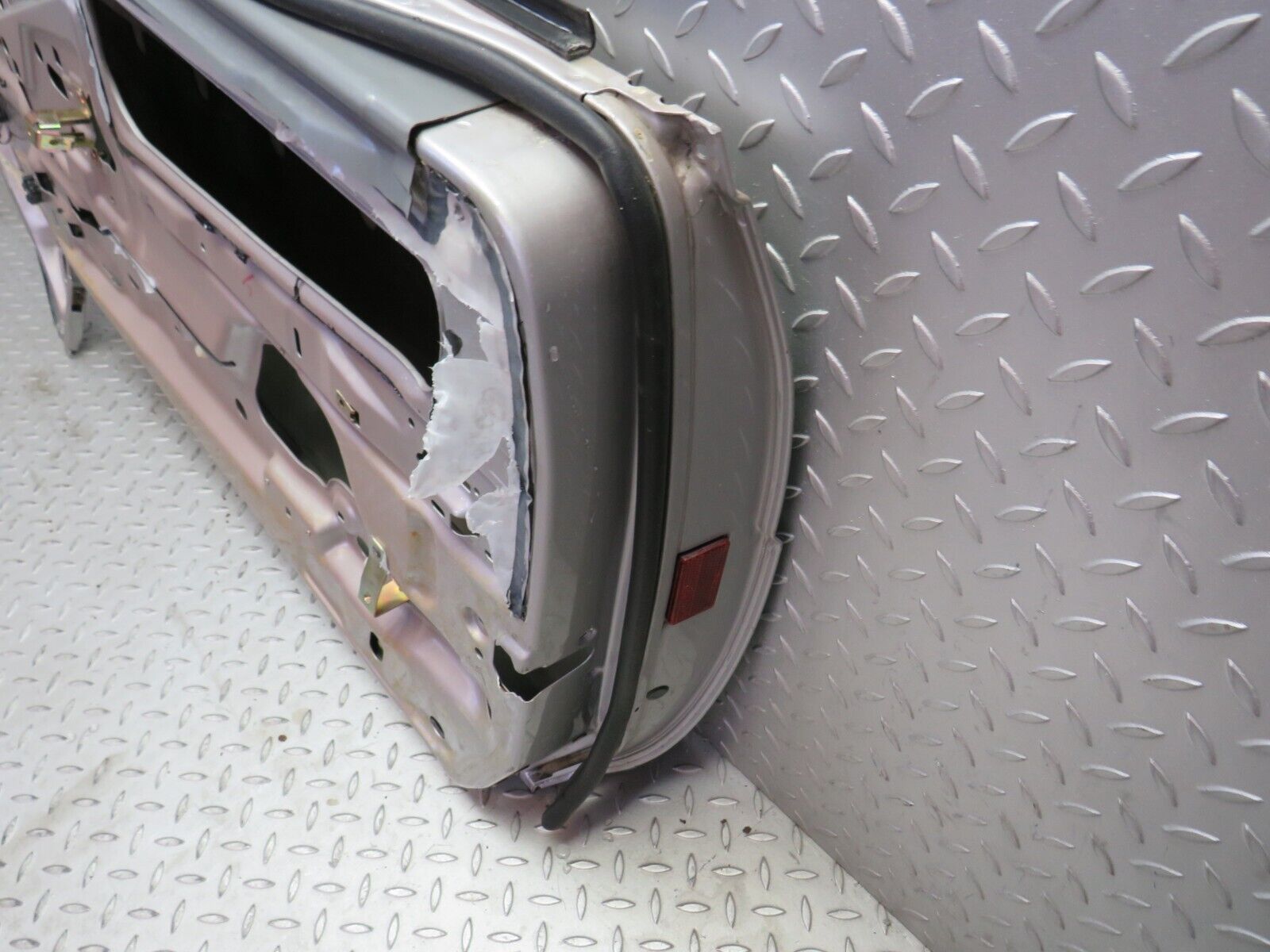 39540 Mercedes-Benz R129 320SL Coupe Left Door