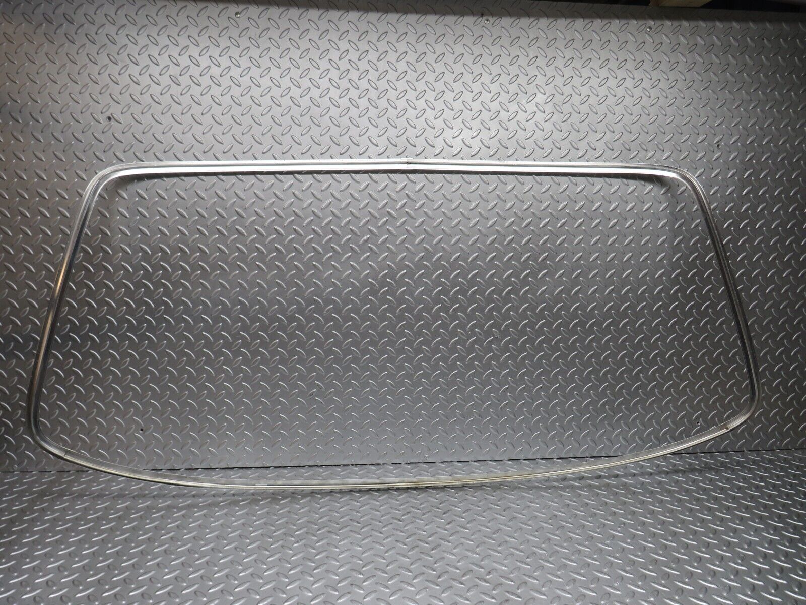 29625 Mercedes-Benz W123 230E Rear Windscreen Chrome Frame