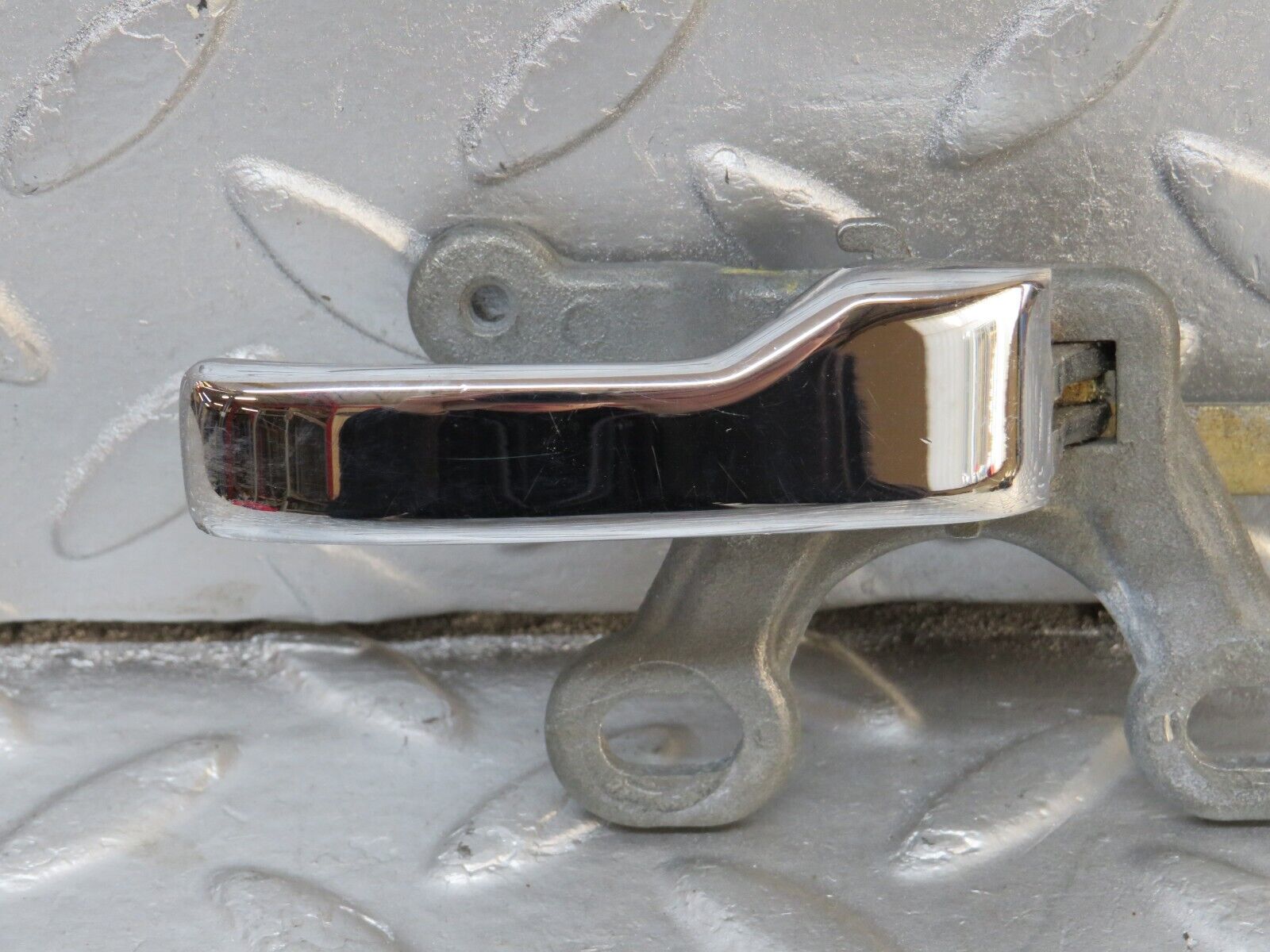 40624 Mercedes-Benz W123 300D Right Interior Door Handle 1237600261