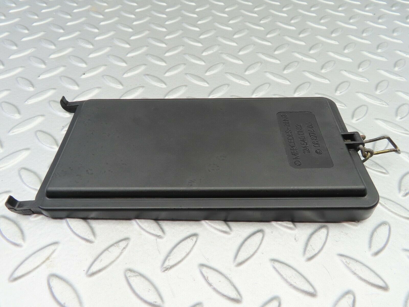 6675 Mercedes-Benz S124 E220 Wagon Fuse Box Cover Panel Lid 1245400182