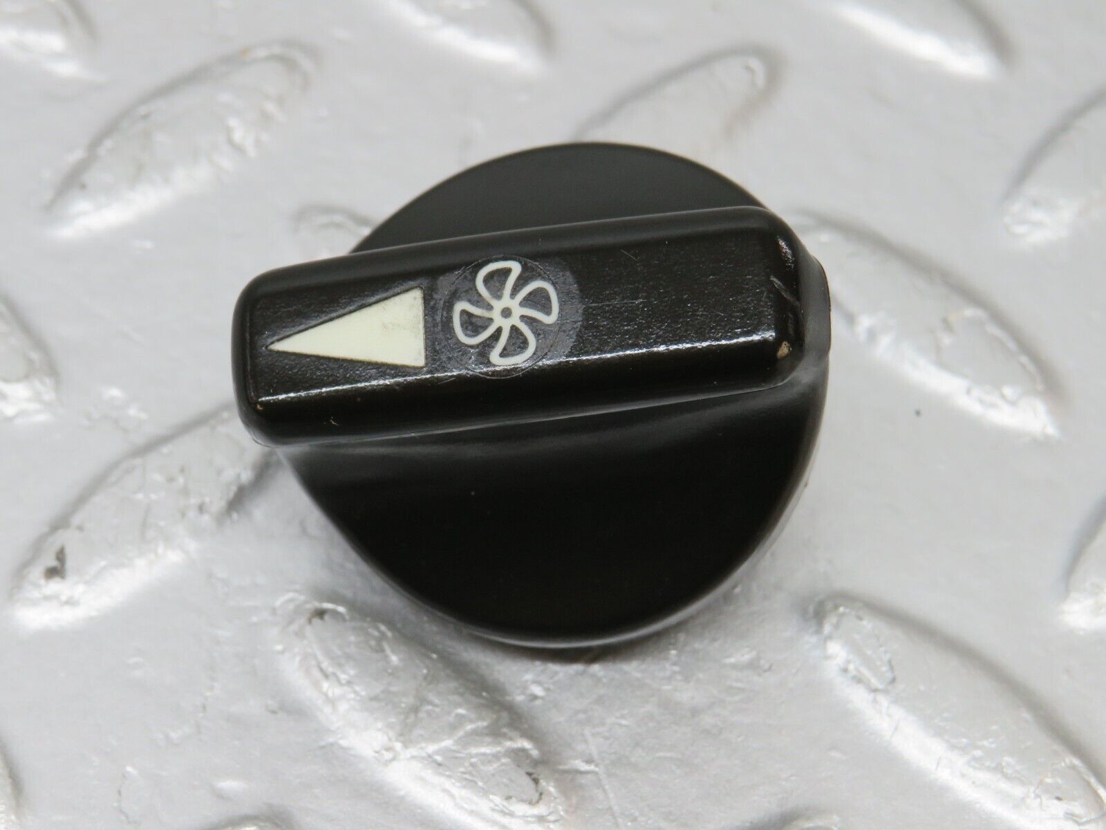 40573 Mercedes-Benz W123 300D Heater Control Knob Set