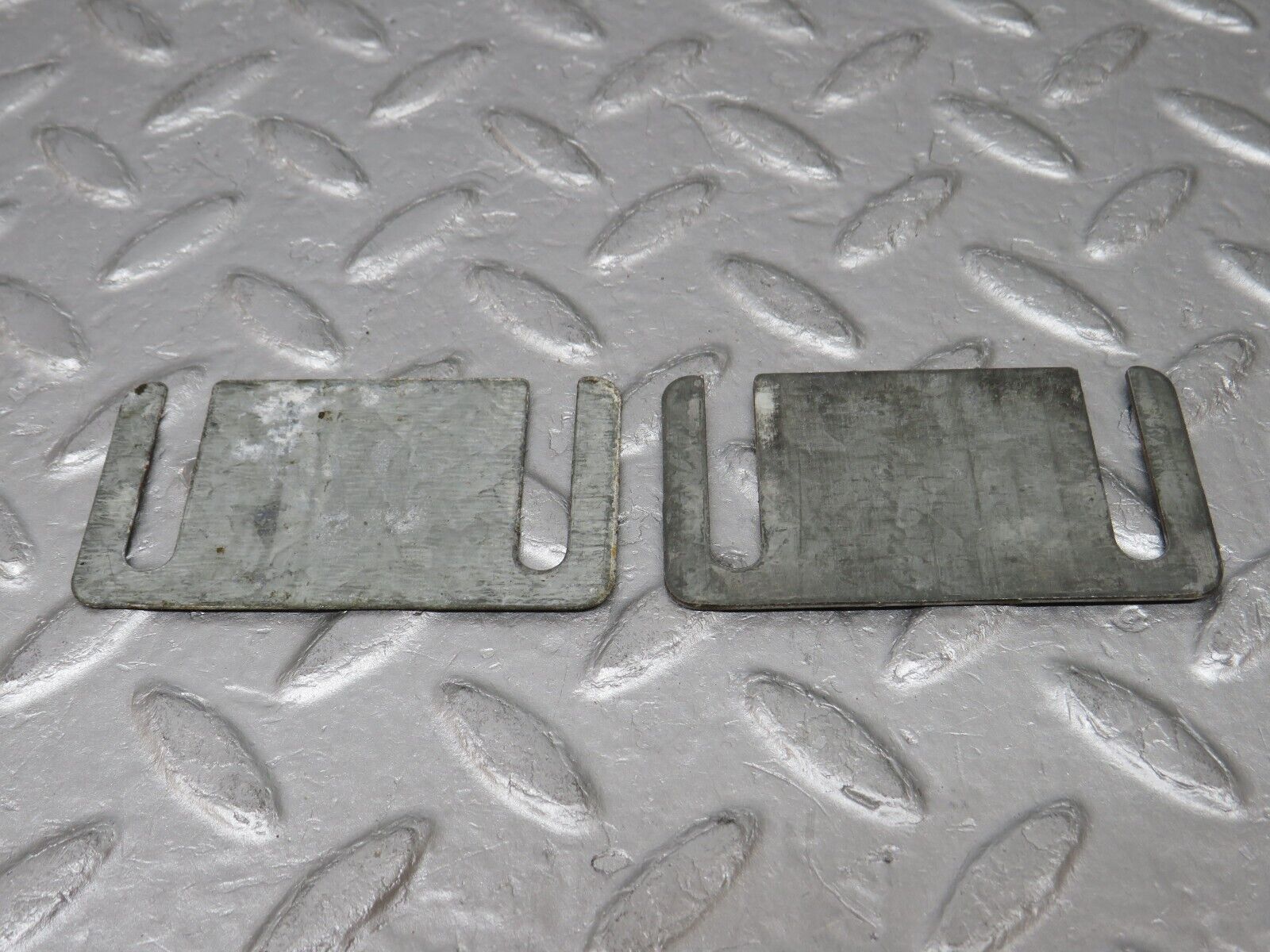 37478 Mercedes-Benz W109 300SEL Door Lock Latch Right