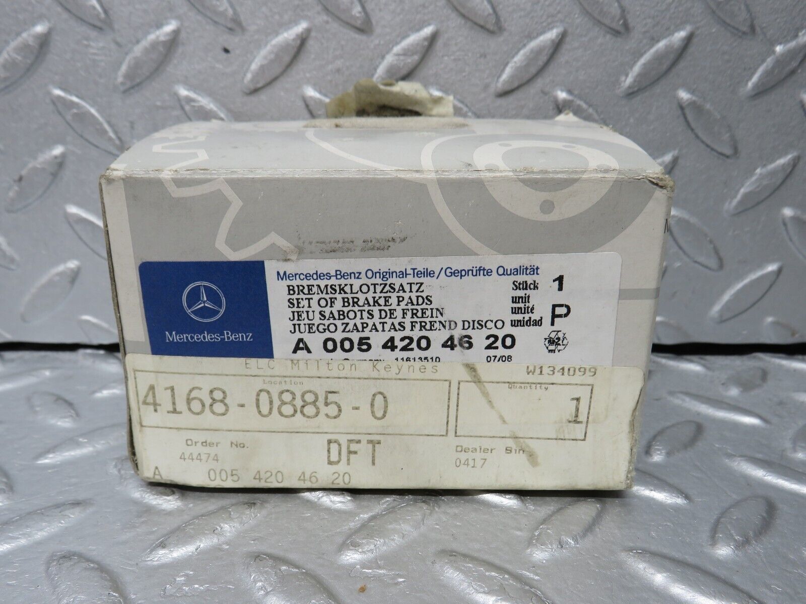 38203 Mercedes-Benz W202 Genuine Front Brake Pads New 0054204620