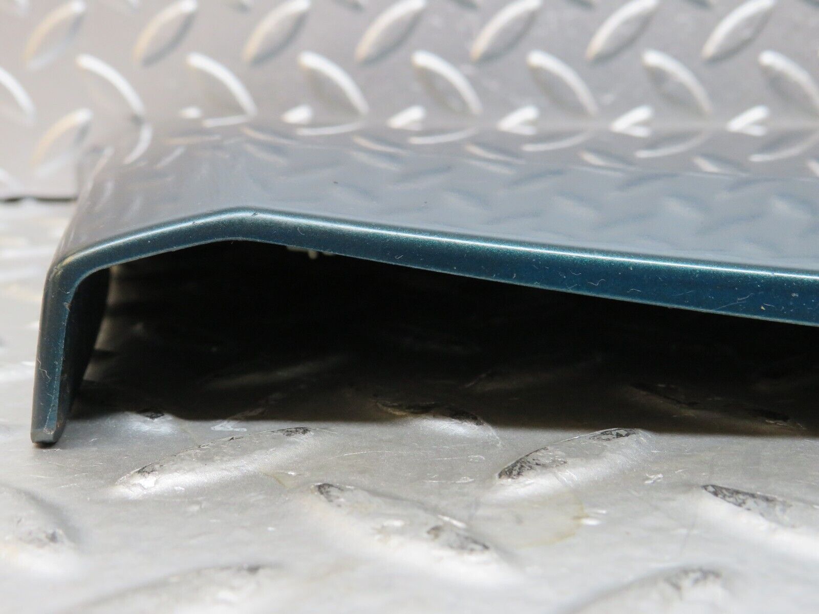 27658 Mercedes-Benz S124 300TE Front Left Fender Wing Moulding Trim 1246901340