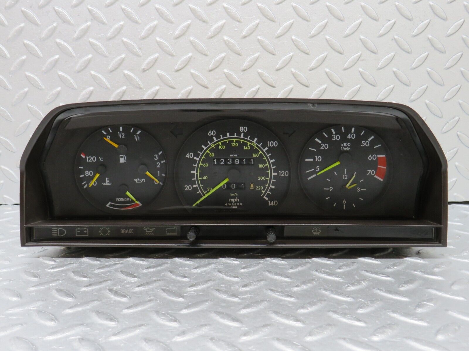 36528 Mercedes-Benz W201 190E 2.0L Instrument Cluster 2015438321 2015422306