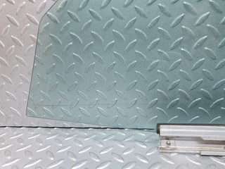 41409 Mercedes-Benz W124 200E Front Right Door Window Glass