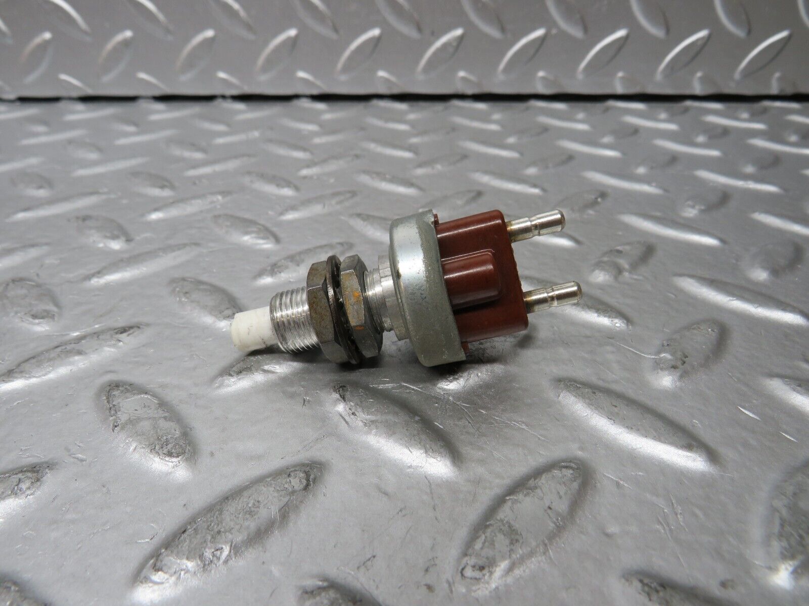 29779 Mercedes-Benz W123 230E Brake Light Contact Switch 190130
