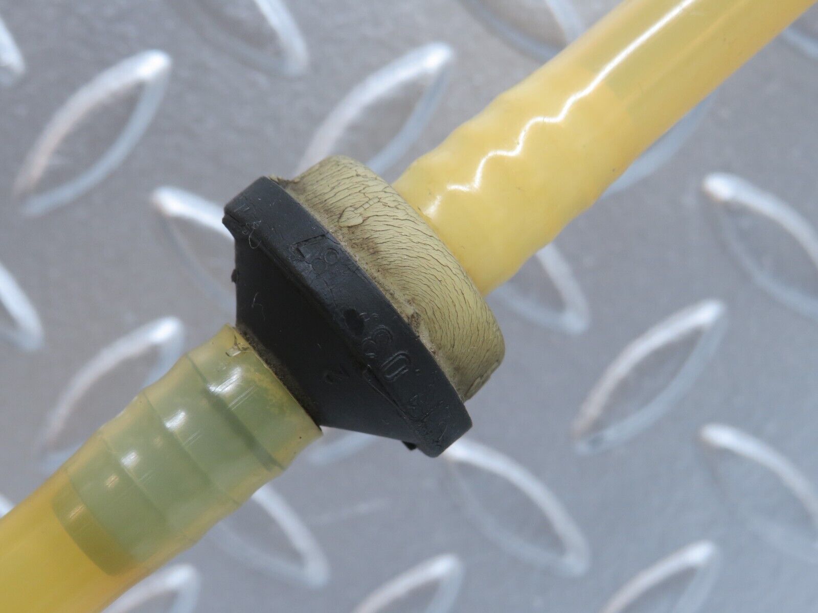 32507 Mercedes-Benz S124 300TE Wagon Brake Servo Vacuum Pipe