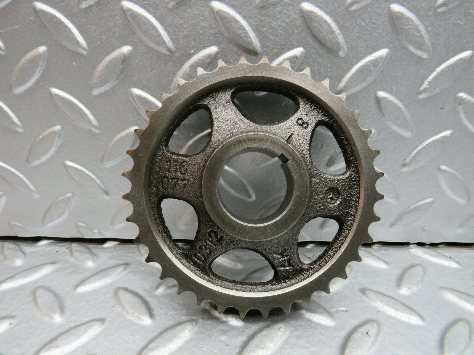 22261 Mercedes-Benz S123 280TE Wagon Timing Gear 1160770312