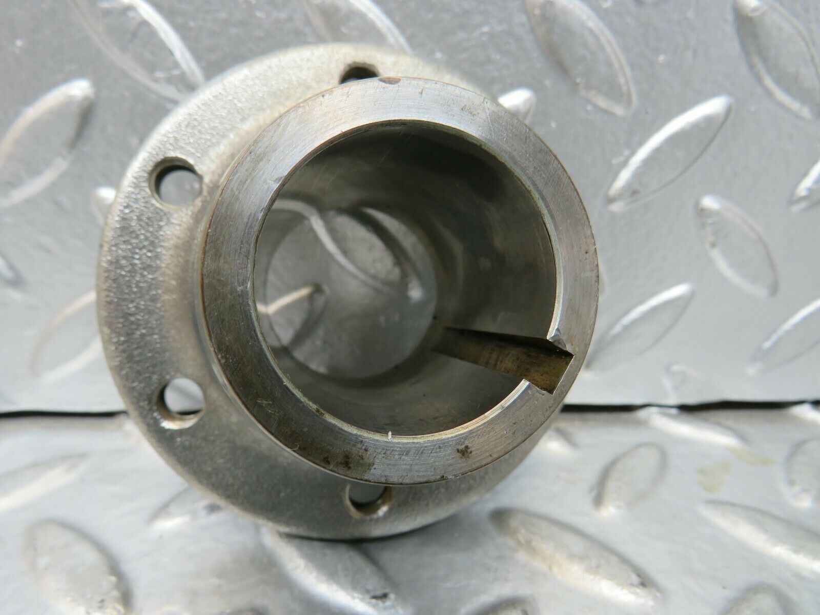 23397 Mercedes-Benz W116 350SE Crankshaft Sleeve Hub