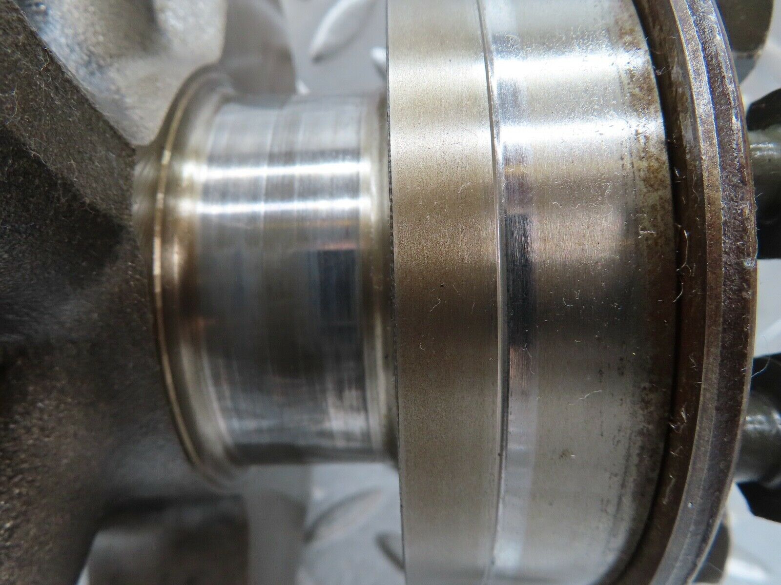 17812 Mercedes-Benz W116 450SEL  Crankshaft 1170311001
