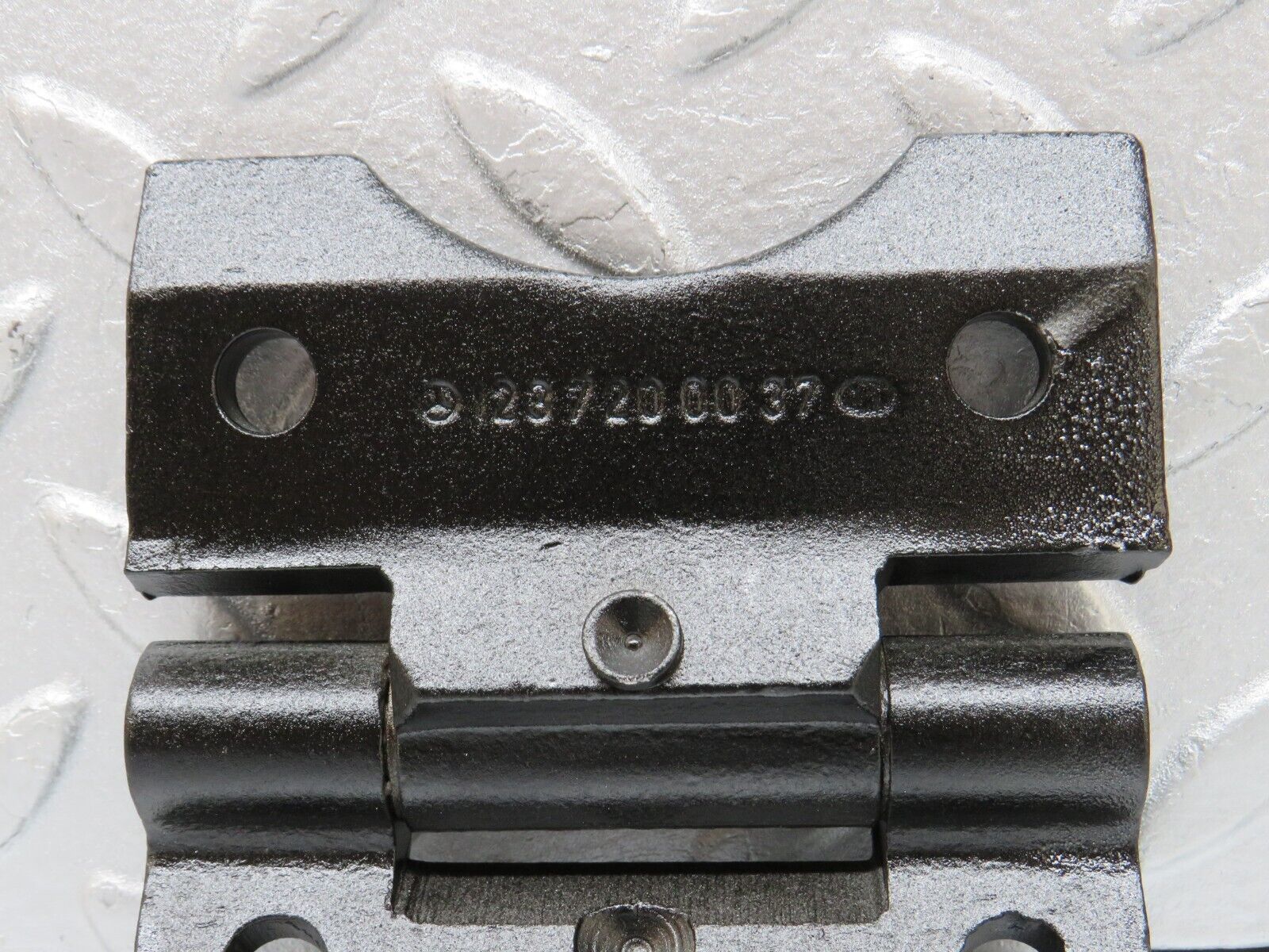 40582 Mercedes-Benz W123 300D Door Hinge Right Side 1237200037