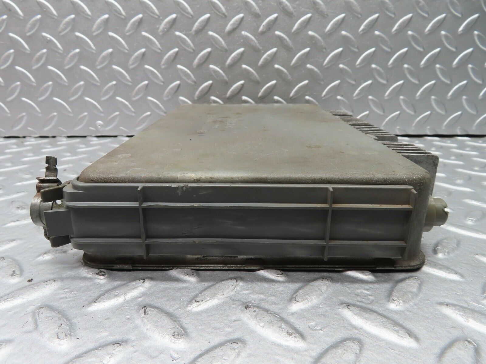 20923 Mercedes-Benz W114 250CE Coupe Engine Control Unit ECU Bosch 0280001004