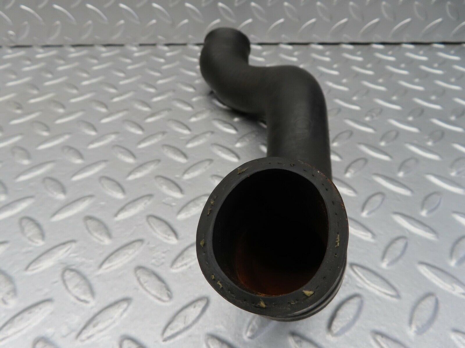 14135 Mercedes-Benz C107 280SLC Radiator Coolant Hose 1075010282