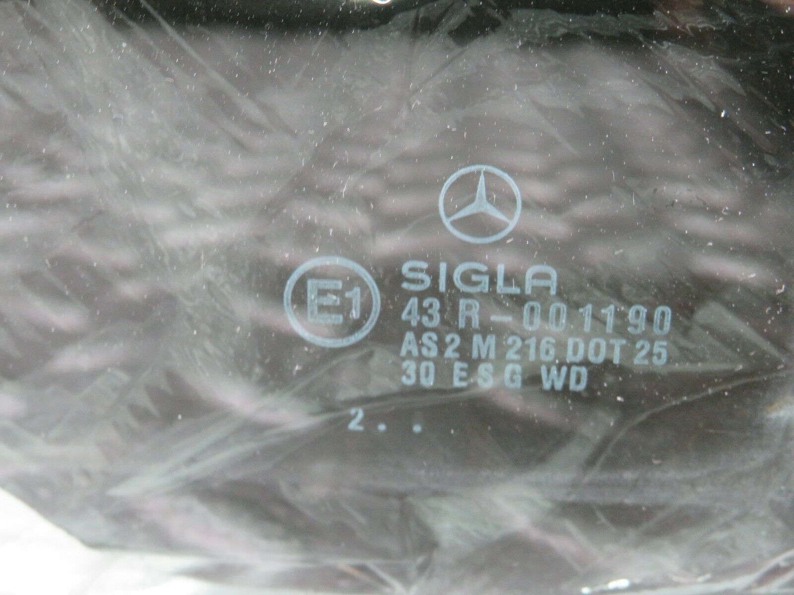24440 Mercedes-Benz S124 220TE Wagon Rear Left Quarter Glass