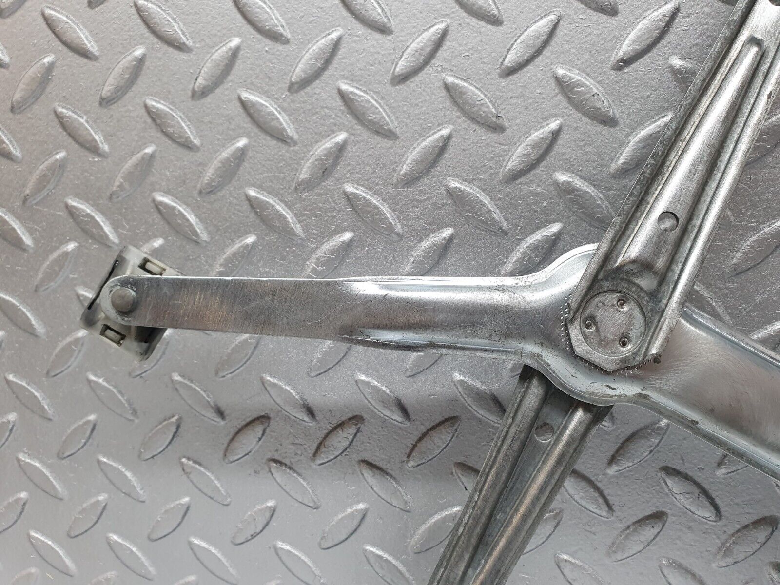 41400 Mercedes-Benz W124 200E Front Right Power Window Regulator