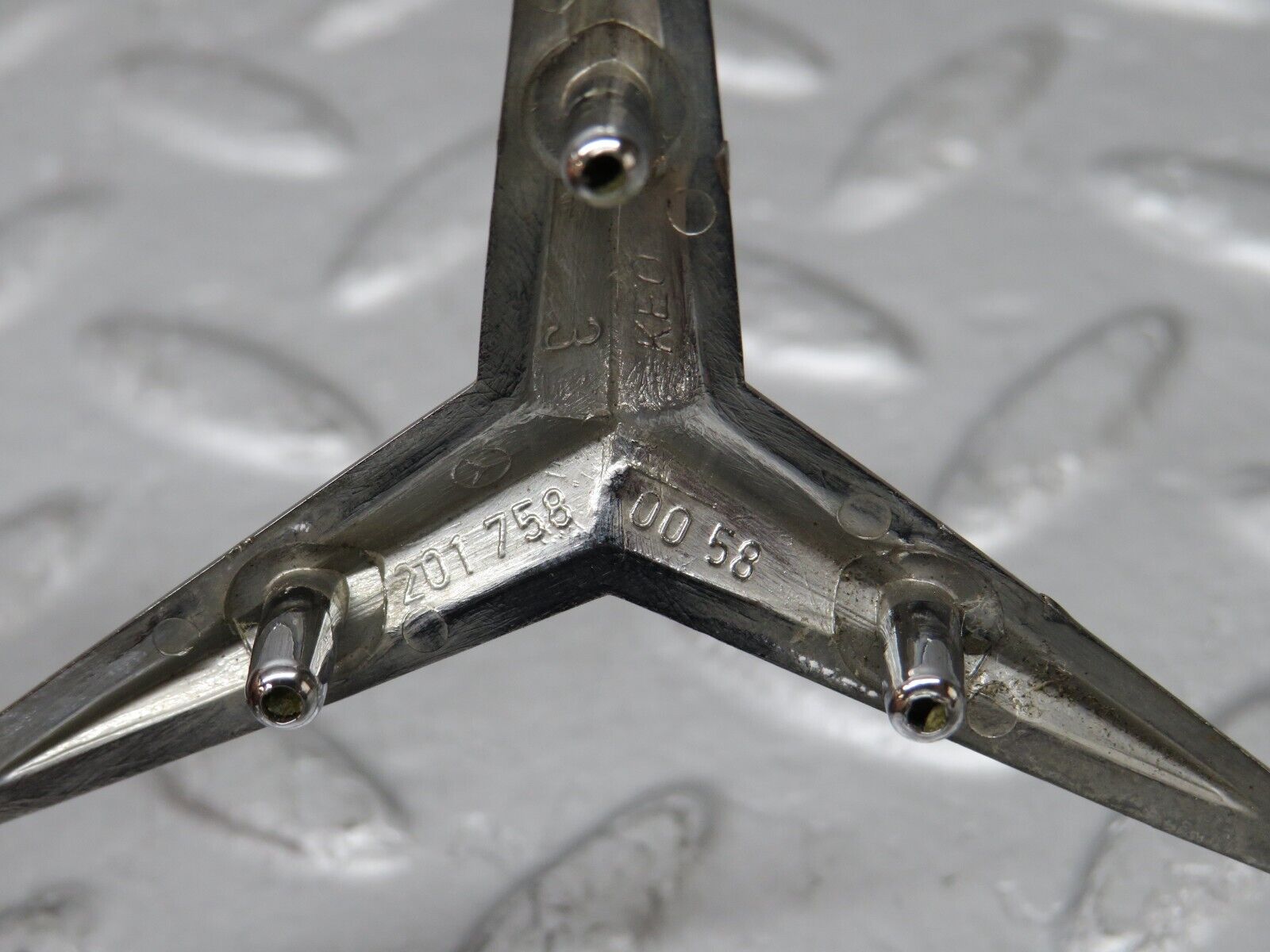 36699 Mercedes-Benz W201 190E 2.0L Chrome Rear Emblem 2017580058