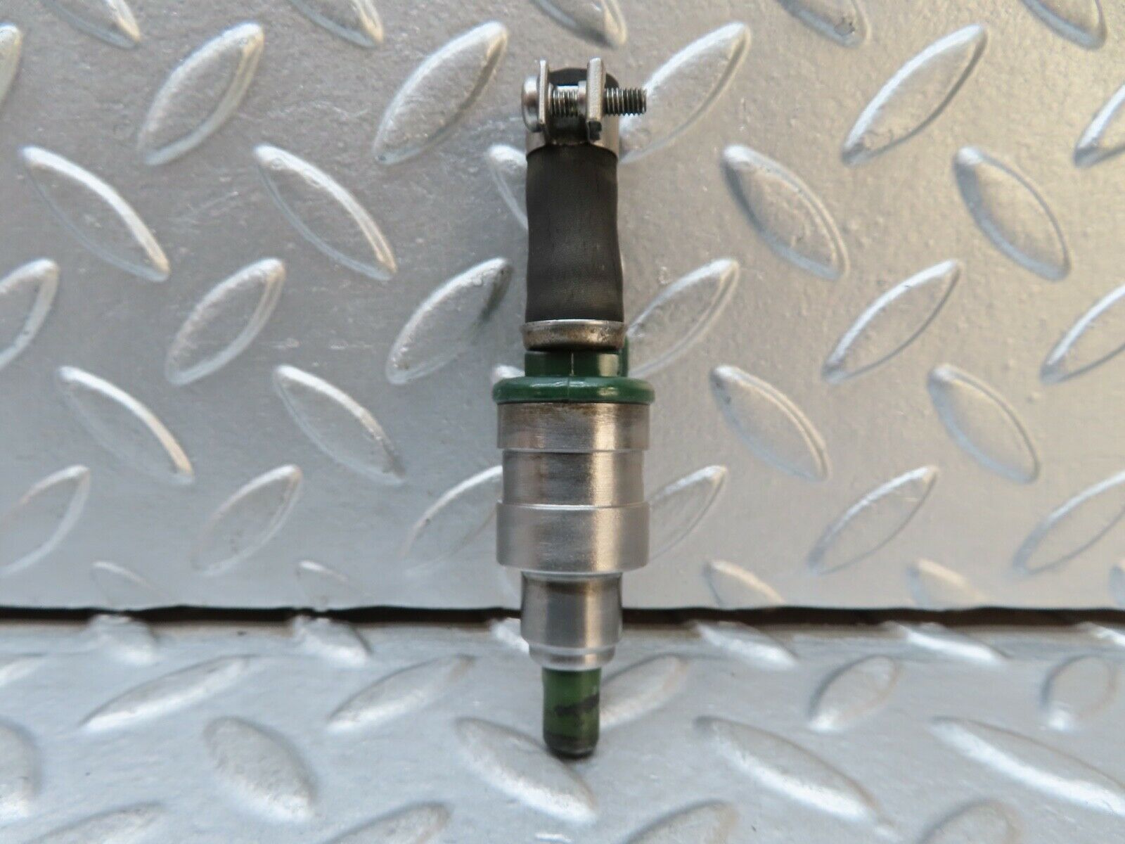20402 Mercedes-Benz W114 280CE Coupe Fuel Injector Bosch 0280150035