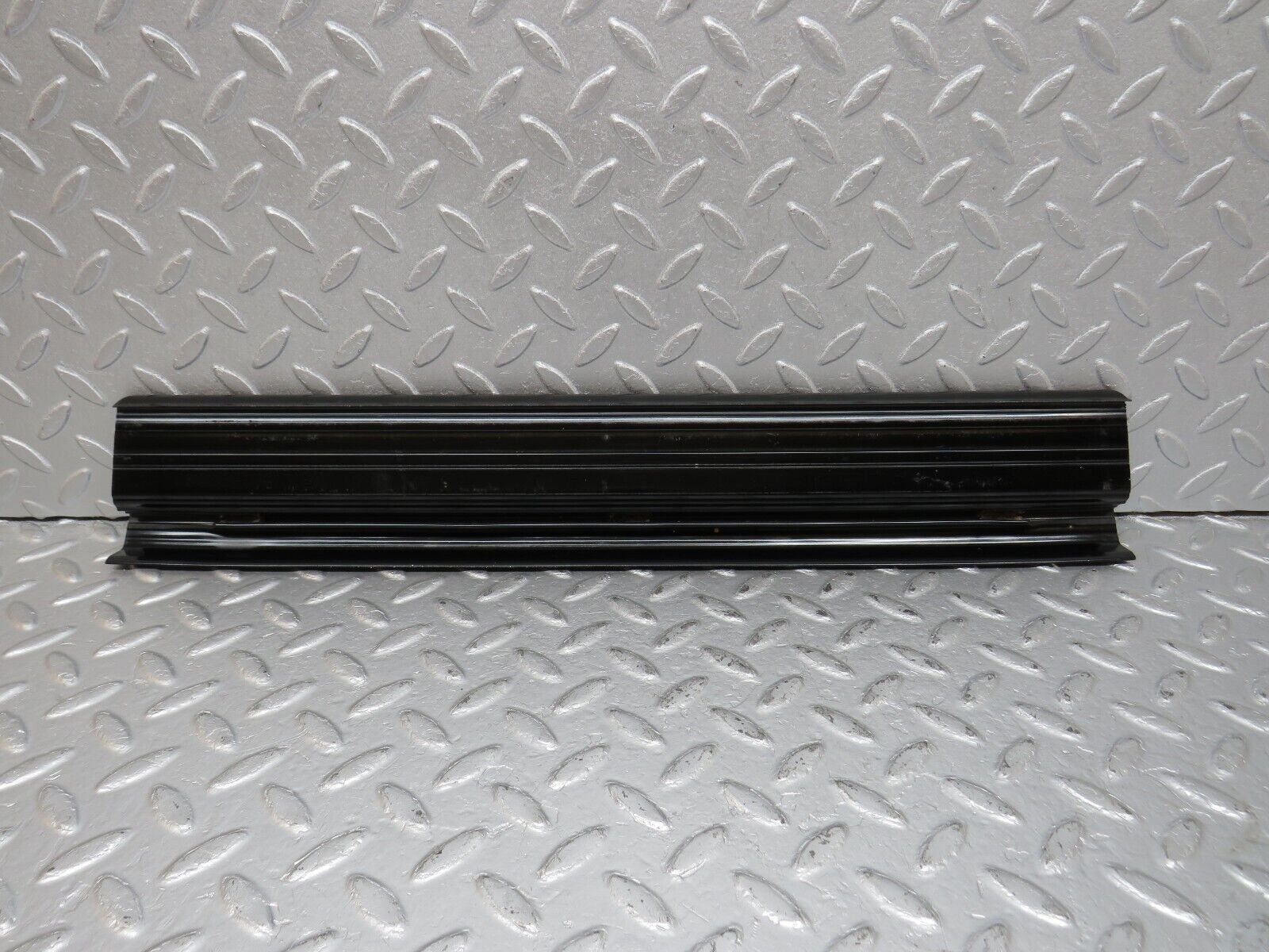 40633 Mercedes-Benz W123 300D Rear Right Door Sill Trim Black