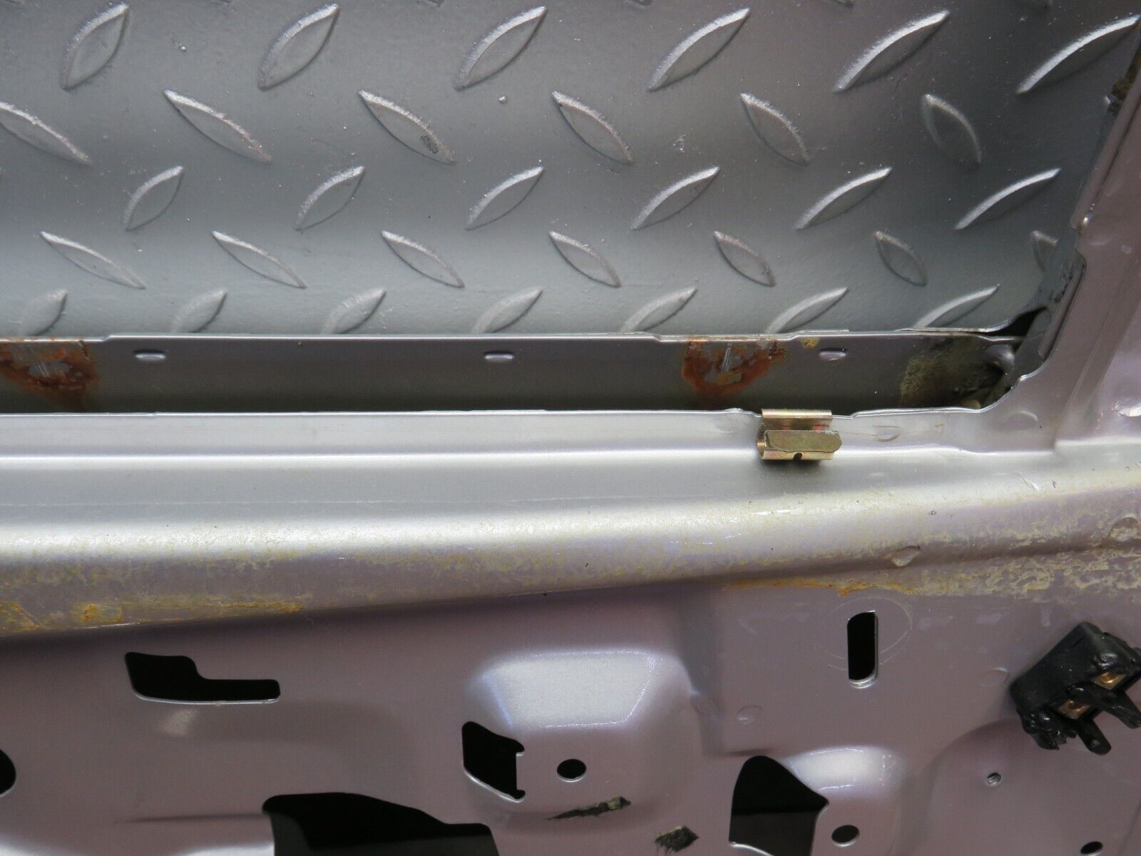 39540 Mercedes-Benz R129 320SL Coupe Left Door