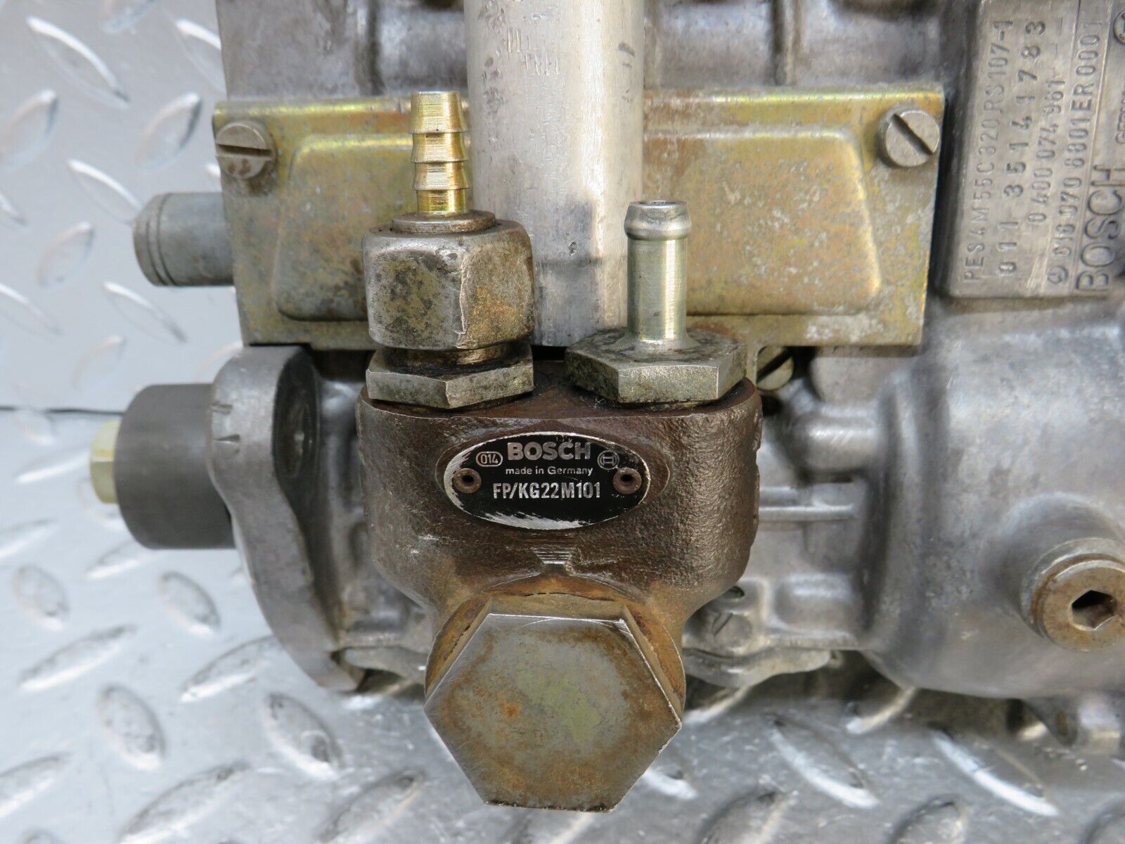 26954 Mercedes-Benz W123 240D Diesel Fuel Injection Pump Bosch 6160706801