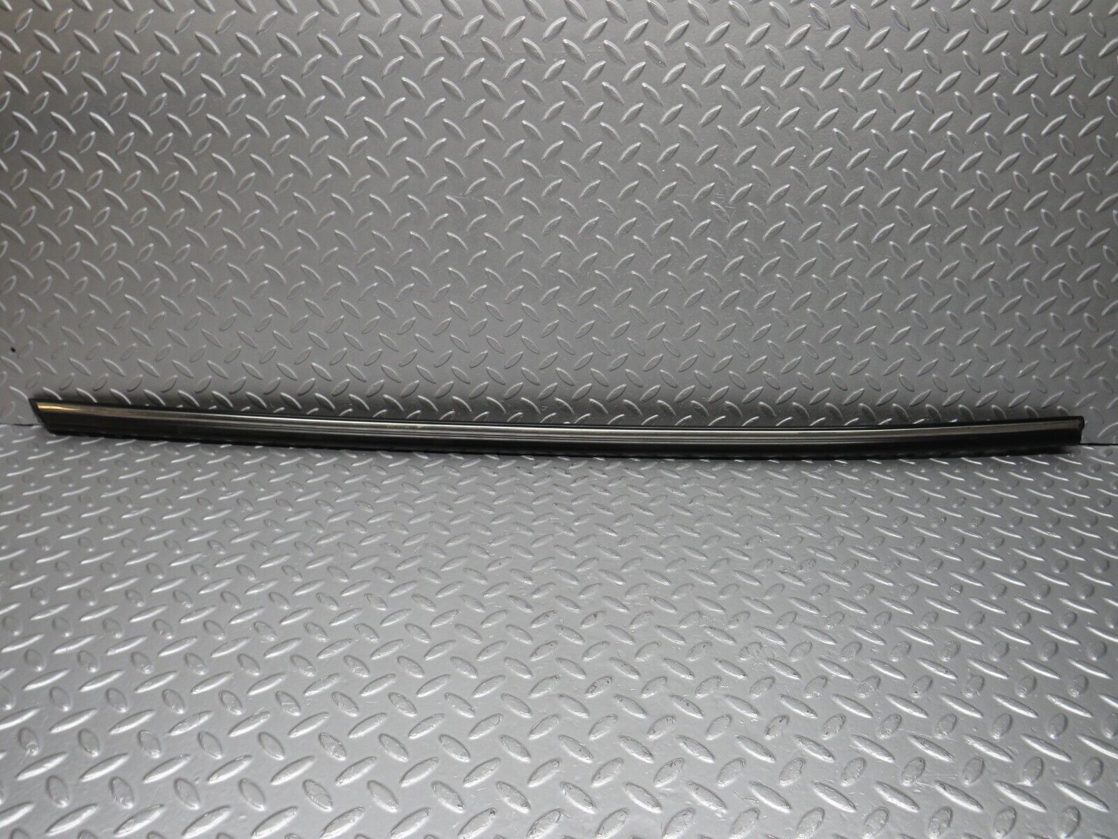 40209 Mercedes-Benz R107 Right Door Centre Moulding Trim