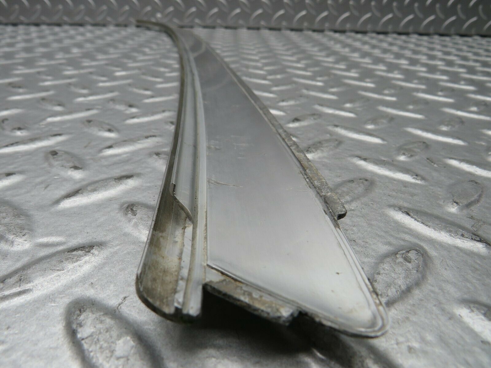 22018 Mercedes-Benz S123 280TE D Pillar Exterior Chrome Trim Right Side