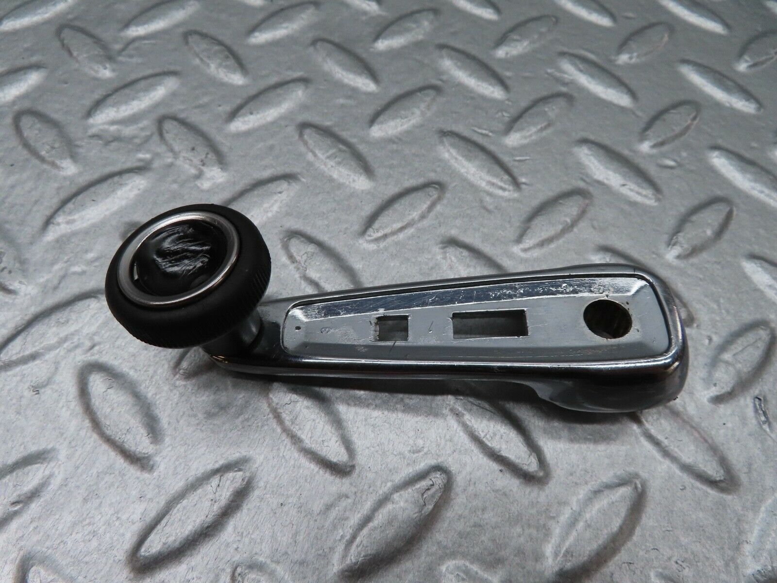 17954 Mercedes-Benz W123 200 Window Lifter Crank Handle