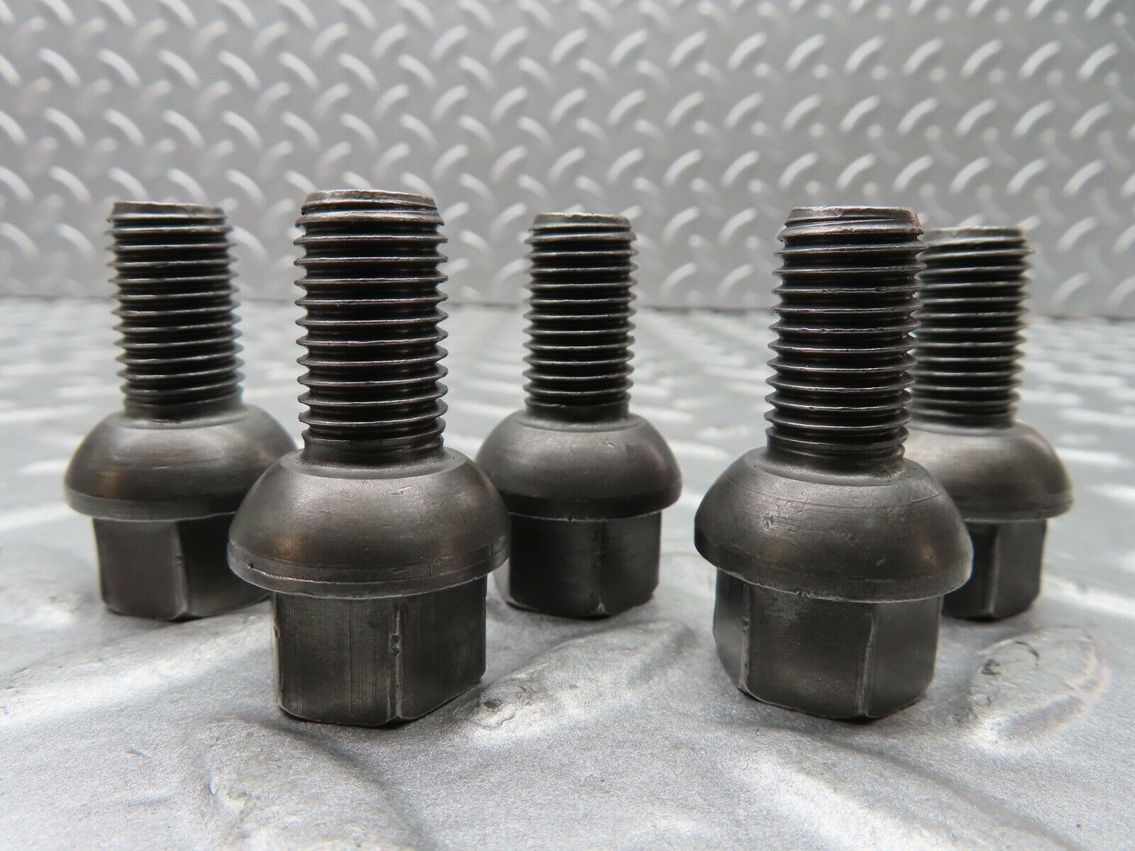 20535 Mercedes-Benz 5x Alloy Wheel Lug Bolt M12x1.5