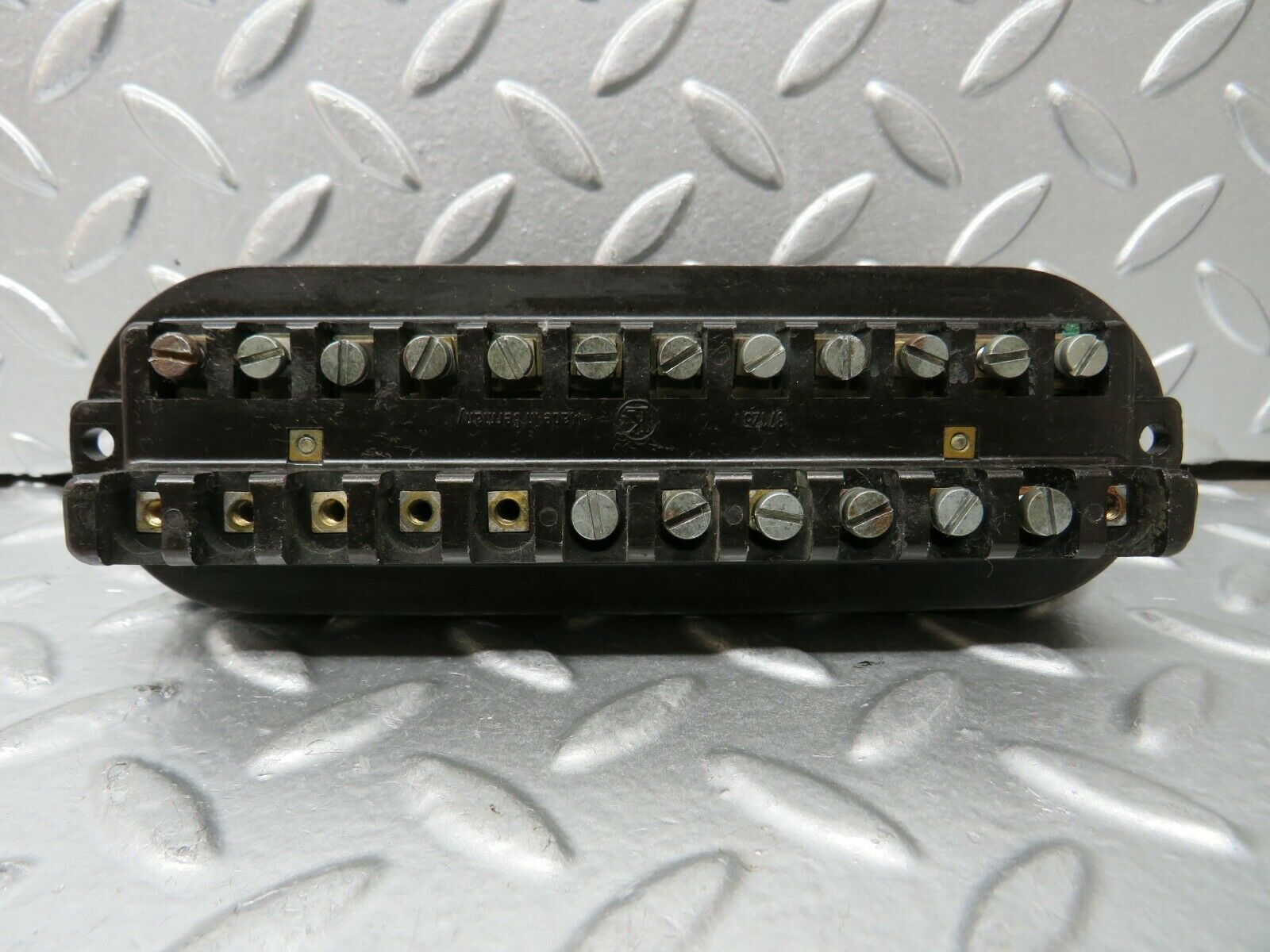 23522 Mercedes-Benz W114 280E Fuse Box 0005458701