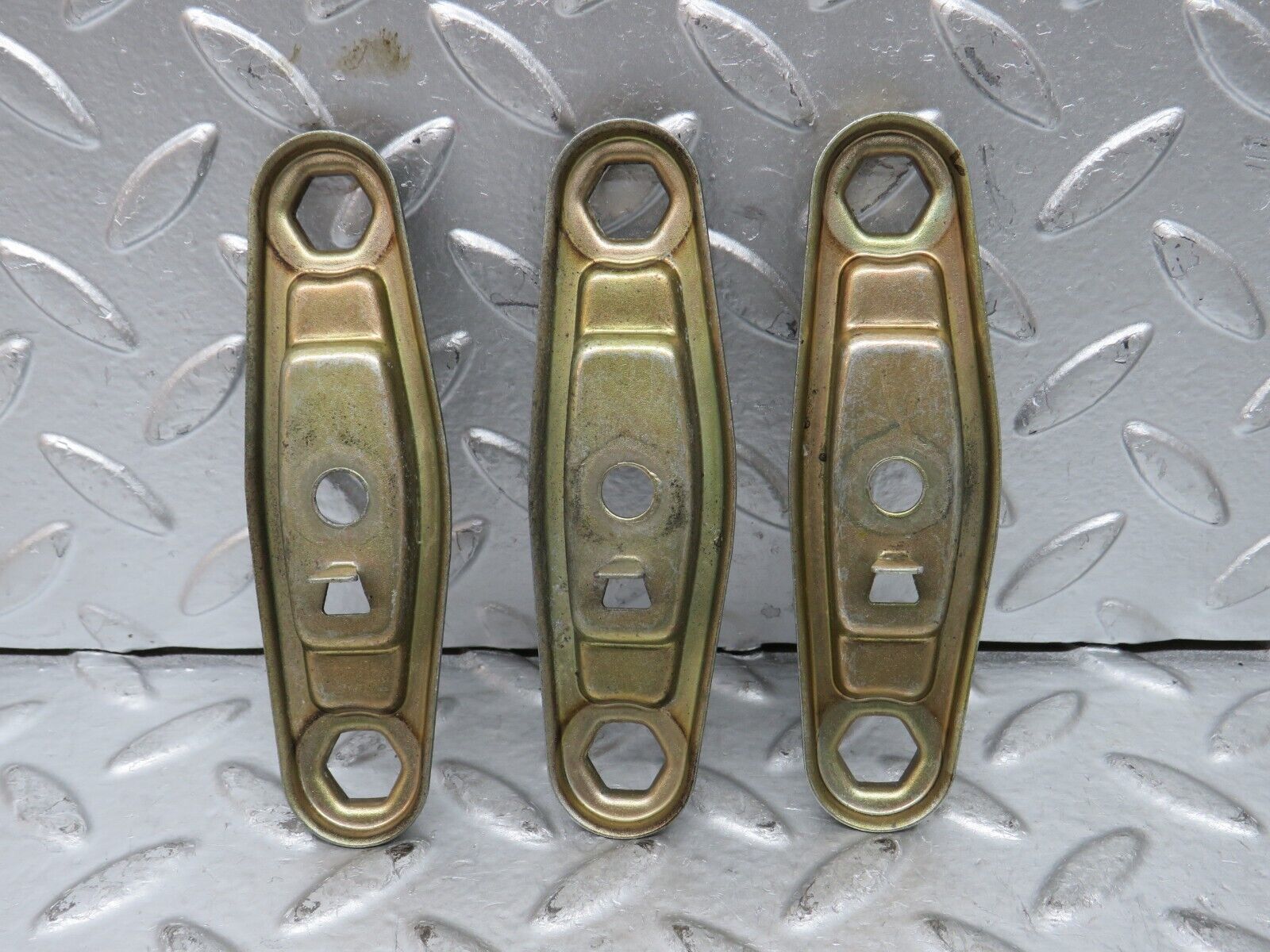 27454 Mercedes-Benz W123 280E Fuel Injector Bracket 3x