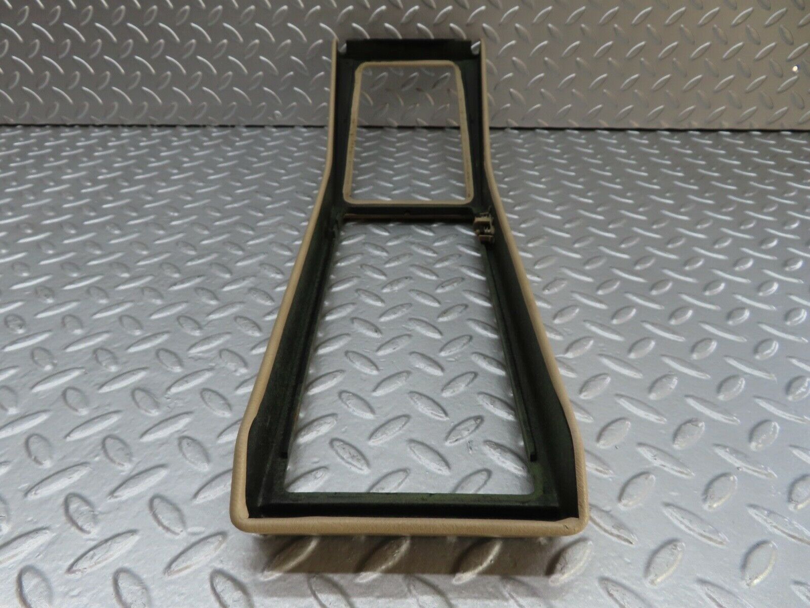 19915 Mercedes-Benz R129 300SL Coupe Centre Console Cover Cream