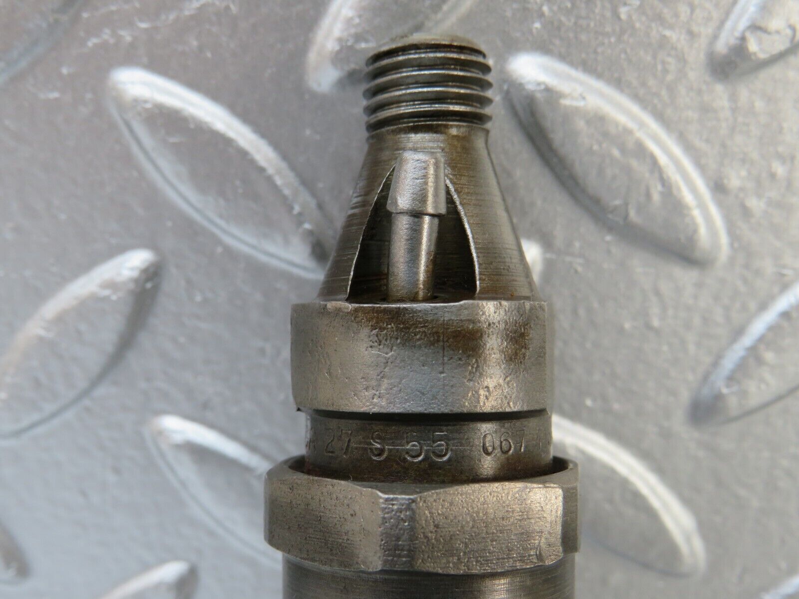 25529 Mercedes-Benz W123 200 Fuel Injector Bosch KCA27S55067