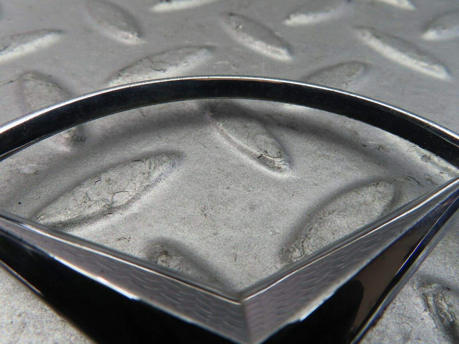 9531 Mercedes-Benz C124 300CE Coupe Chrome Rear Emblem 2017580058