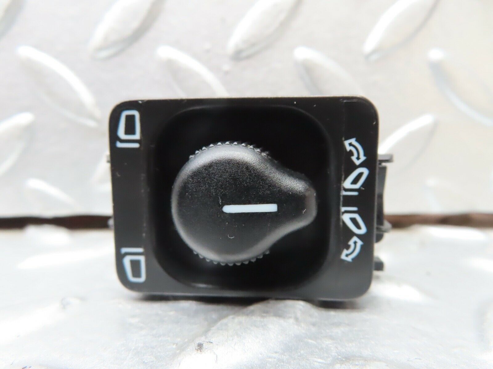 19717 Mercedes-Benz C140 CL420 Coupe Electric Mirror Control Switch 1408213051
