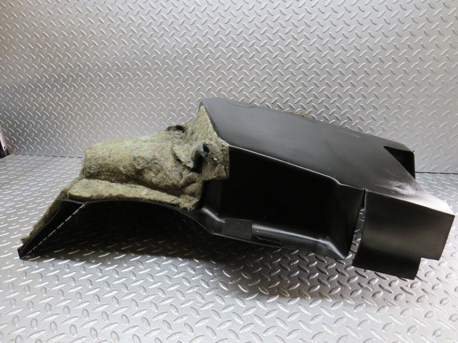 34034 Mercedes-Benz W124 260E Trunk Cover Panel Right 1246900830