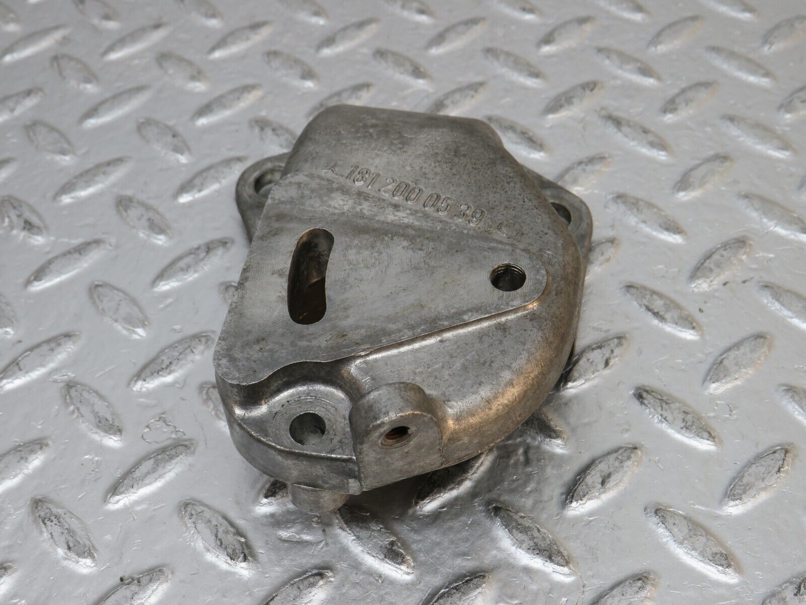 0332 Mercedes-Benz W120 180D Ponton Adjuster Block Support 1812000539