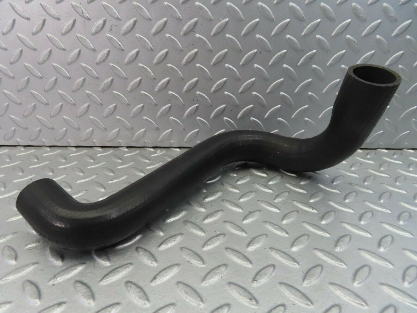 8530 Mercedes-Benz W114 Radiator Hose 1145010882